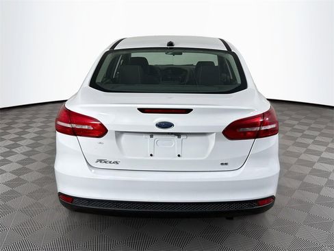 Used 2017 Ford Focus SE w/ Cold Weather Package image 7