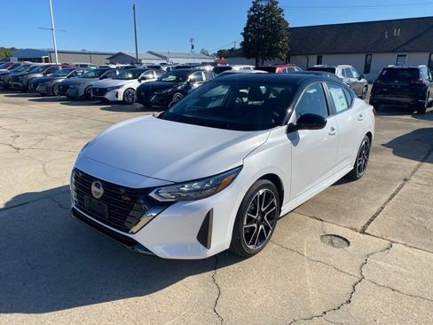 New 2025 Nissan Sentra SR image 2