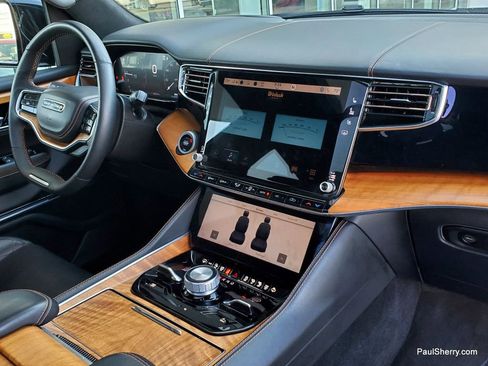 Used 2024 Jeep Grand Wagoneer L Series III image 39