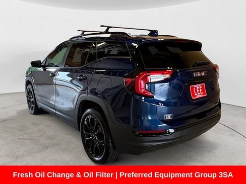 Used 2022 GMC Terrain SLE w/ Driver Convenience Package AWD/4WD image 3
