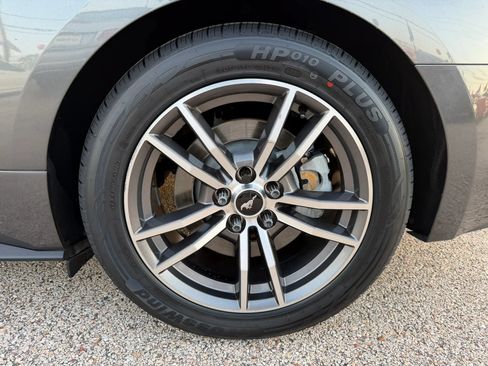 Used 2017 Ford Mustang GT RWD image 16