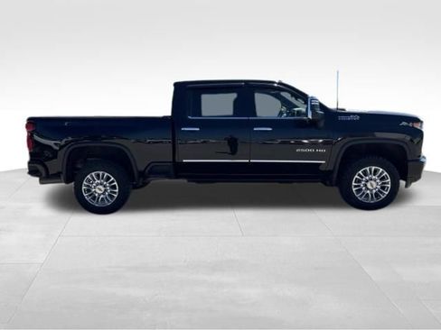 Used 2021 Chevrolet Silverado 2500 High Country w/ Z71 Off-Road Package AWD/4WD image 6