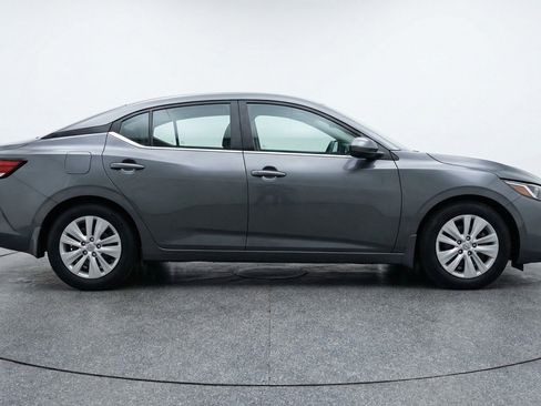 Used 2025 Nissan Sentra S image 11
