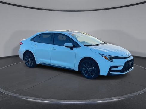 Certified 2025 Toyota Corolla SE FWD image 2