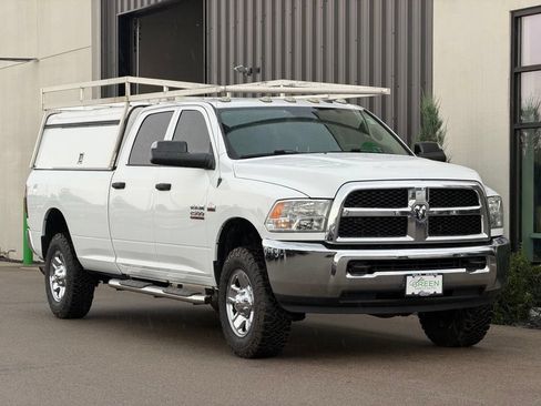 Used 2017 RAM 2500 Tradesman w/ Chrome Appearance Group AWD/4WD image 4