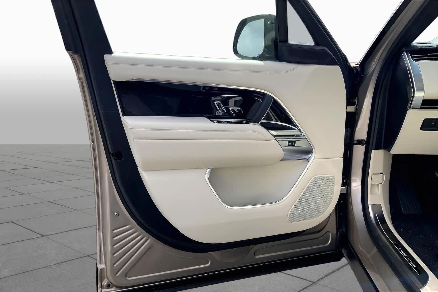 New 2026 Land Rover Range Rover SE AWD/4WD image 11