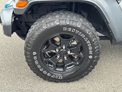 Used 2023 Jeep Wrangler Unlimited w/ Cold Weather Group image 10
