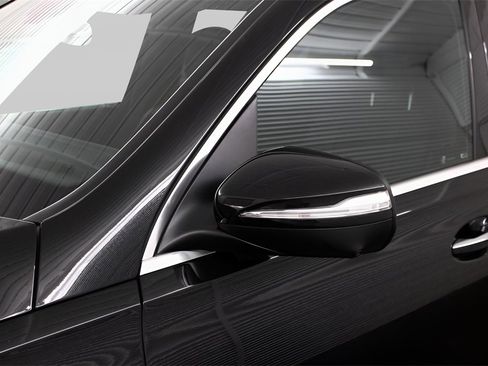 Used 2025 Mercedes-Benz GLS 450 4MATIC image 30