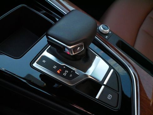 Used 2025 Audi A4 2.0T Premium image 24