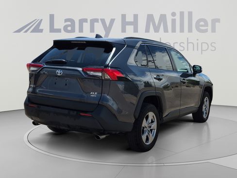 Used 2025 Toyota RAV4 XLE AWD/4WD image 5