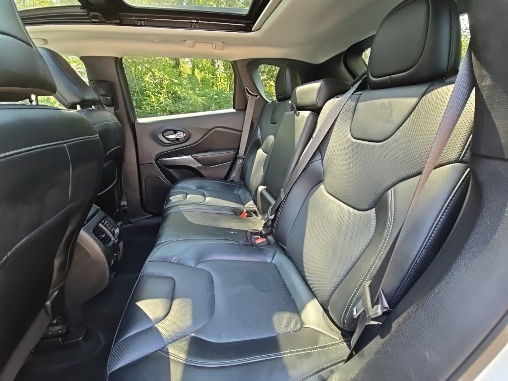 Used 2022 Jeep Cherokee Limited AWD/4WD image 22