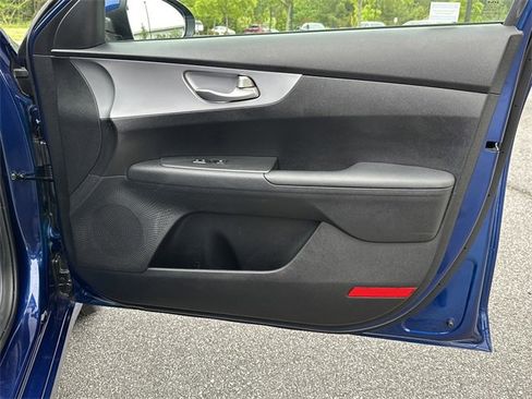 Used 2022 Kia Forte LXS image 15