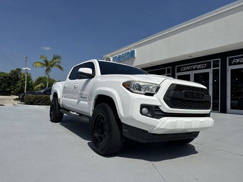 Used 2016 Toyota Tacoma TRD Sport w/ Towing Package RWD image 30