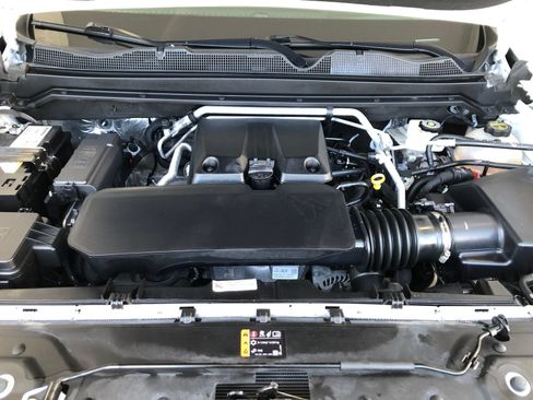 Used 2023 Chevrolet Colorado ZR2 w/ ZR2 Convenience Package III AWD/4WD image 3
