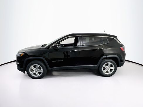 Used 2023 Jeep Compass Latitude AWD/4WD image 8