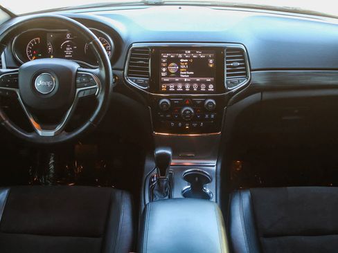 Used 2020 Jeep Grand Cherokee Altitude image 12