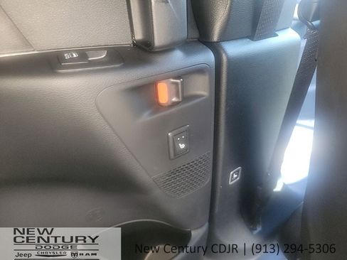New 2026 Chrysler Pacifica Limited w/ Uconnect Theater Family Group AWD/4WD image 26
