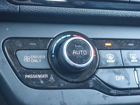 Used 2022 Kia Niro EX Premium image 31