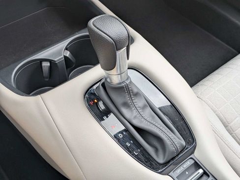 Certified 2025 Honda HR-V LX image 28