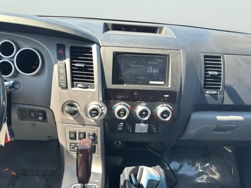 Used 2011 Toyota Sequoia Platinum AWD/4WD image 15