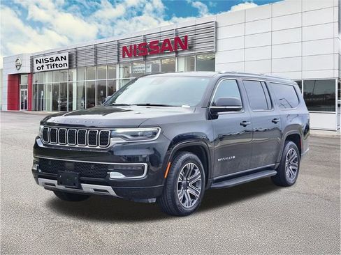 Used 2024 Jeep Wagoneer L Series II w/ Flexible Seating Group RWD image 8