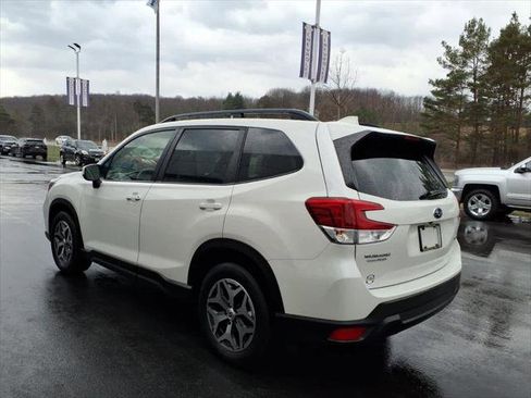 Used 2021 Subaru Forester Premium AWD/4WD image 5