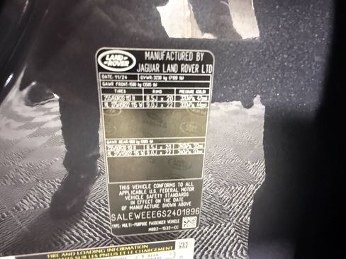 Used 2025 Land Rover Defender 110 V8 AWD/4WD image 25