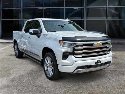 Used 2022 Chevrolet Silverado 1500 High Country w/ High Country Premium Package AWD/4WD image 2