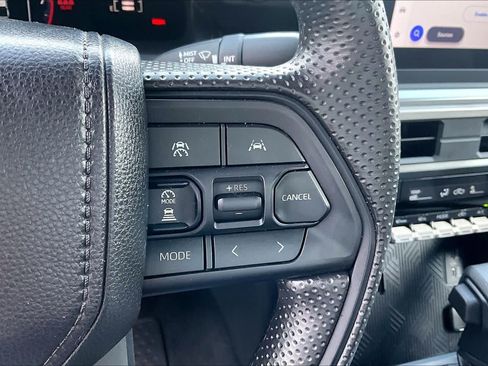 Certified 2025 Toyota Tacoma SR5 AWD/4WD image 23