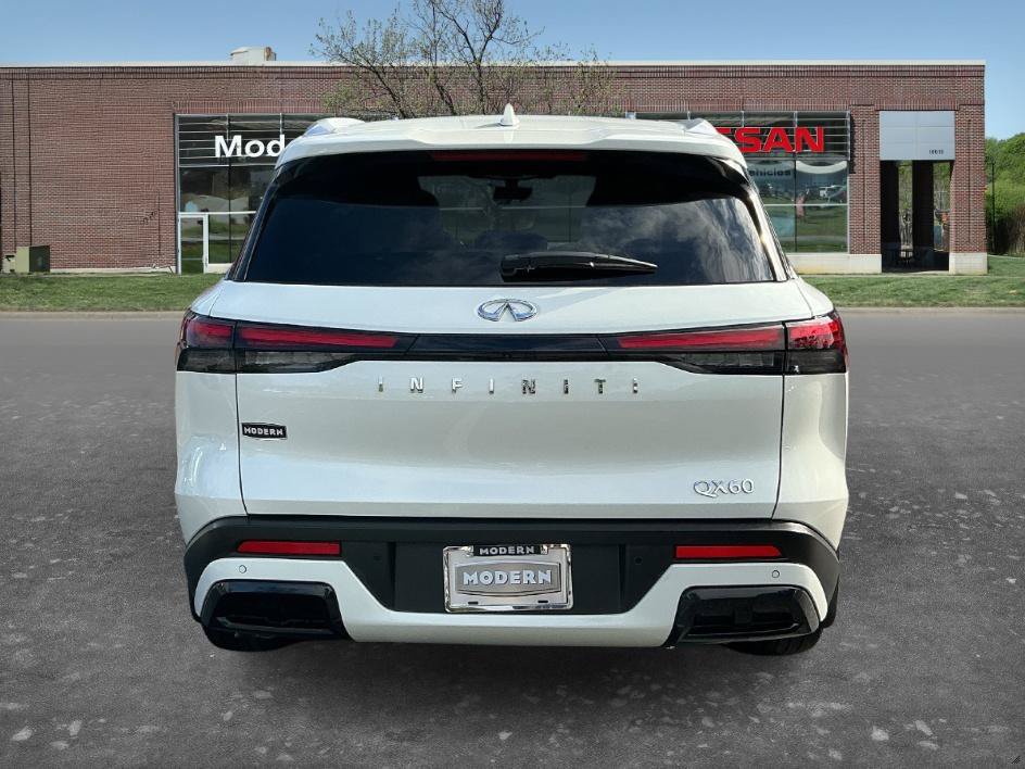 Used 2025 INFINITI QX60 Luxe FWD image 3