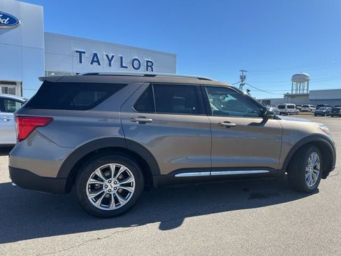 Used 2021 Ford Explorer Limited w/ Equipment Group 301A image 16