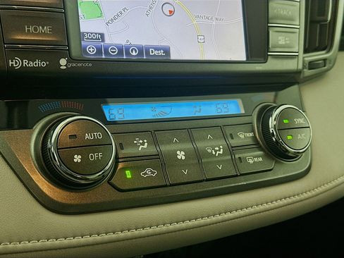 Used 2015 Toyota RAV4 Limited AWD/4WD image 23