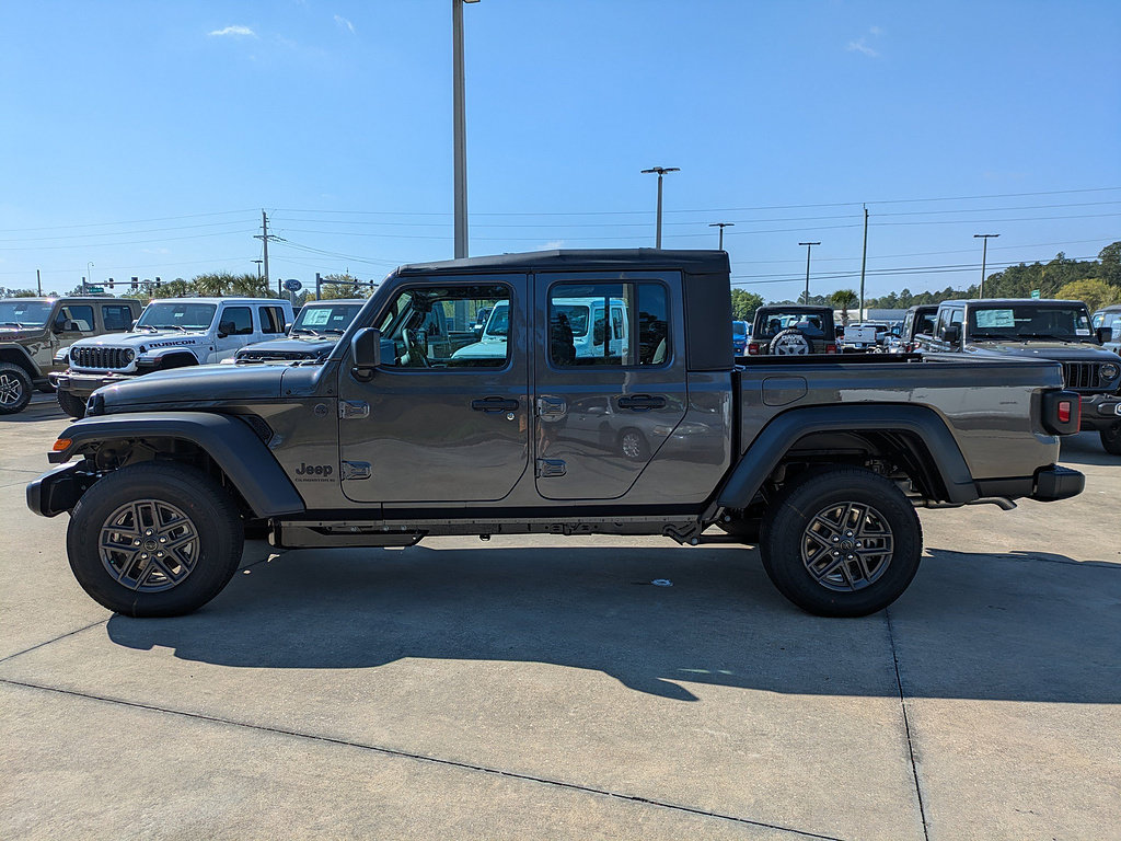 New 2026 Jeep Gladiator Sport AWD/4WD image 7