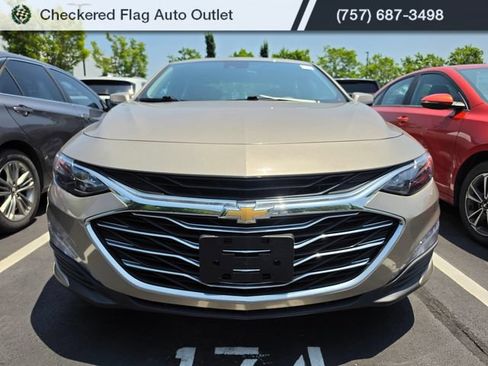 Used 2024 Chevrolet Malibu LT FWD image 2