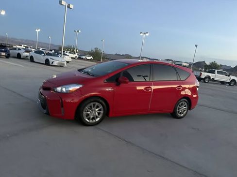 Used 2015 Toyota Prius V Four FWD image 8