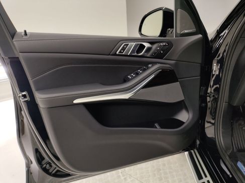 Used 2026 BMW X7 xDrive40i w/ M Sport Package image 11