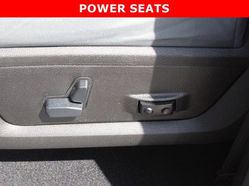 Used 2020 RAM 1500 Classic SLT w/ Luxury Group image 15