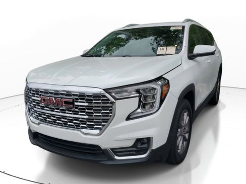 Used 2024 GMC Terrain SLT AWD/4WD image 3
