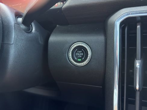 Used 2025 GMC Acadia Denali w/ Super Cruise Package image 20