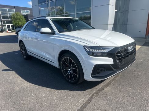Used 2020 Audi Q8 Prestige w/ Prestige Package image 3