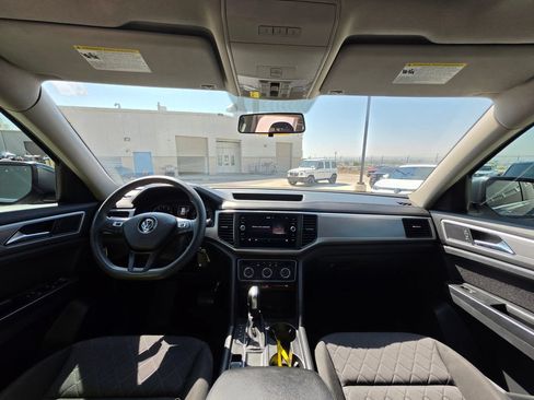 Used 2018 Volkswagen Atlas Launch Edition FWD image 11