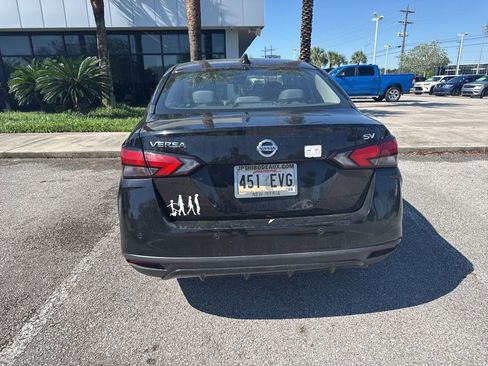 Used 2020 Nissan Versa SV FWD image 7