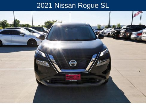 Used 2021 Nissan Rogue SL w/ Premium Package FWD image 2