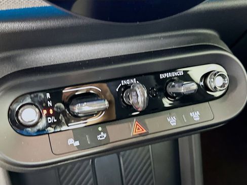 Certified 2025 MINI Cooper S image 15