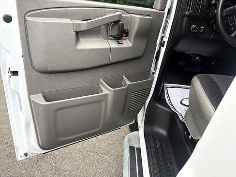 Used 2023 GMC Savana 2500 w/ Driver Convenience Package RWD image 9