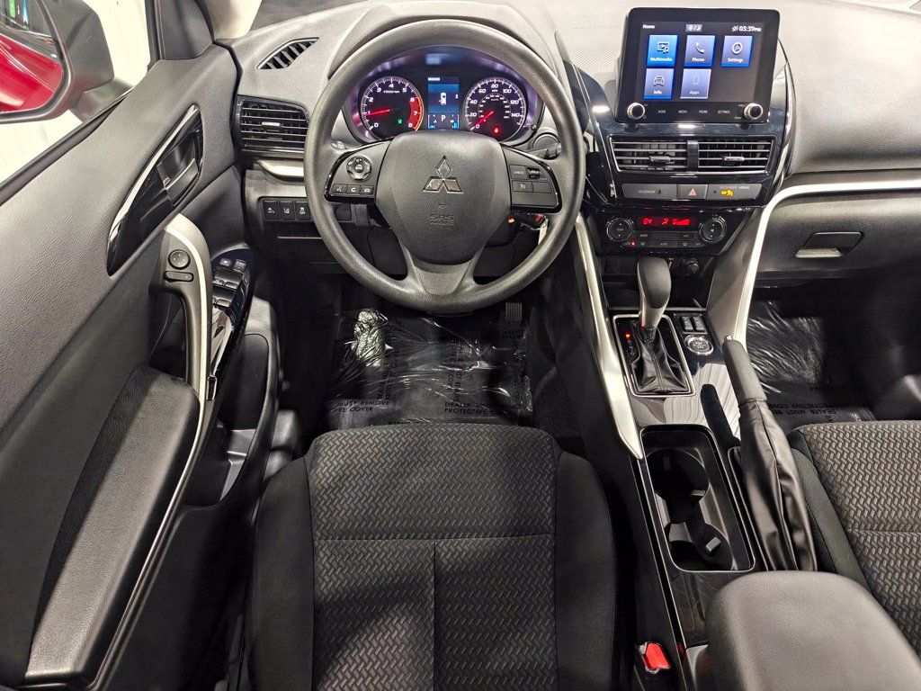 Used 2023 Mitsubishi Eclipse Cross LE AWD/4WD image 4