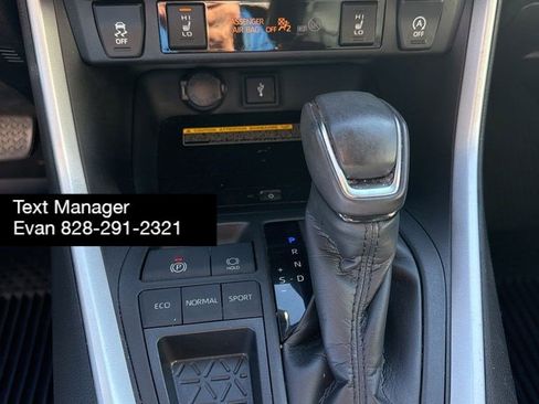 Used 2020 Toyota RAV4 XLE Premium image 26