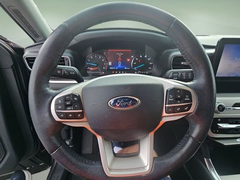 Used 2021 Ford Explorer XLT w/ Equipment Group 202A image 8
