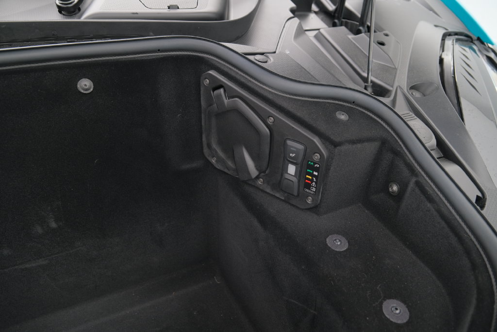 Used 2024 Lamborghini Revuelto AWD/4WD image 46