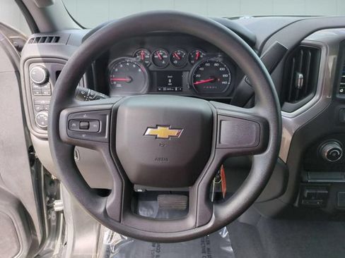 Used 2019 Chevrolet Silverado 1500 Custom w/ Custom Value Package AWD/4WD image 18